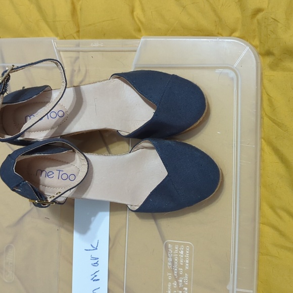 Wedge Heels - Picture 3 of 3